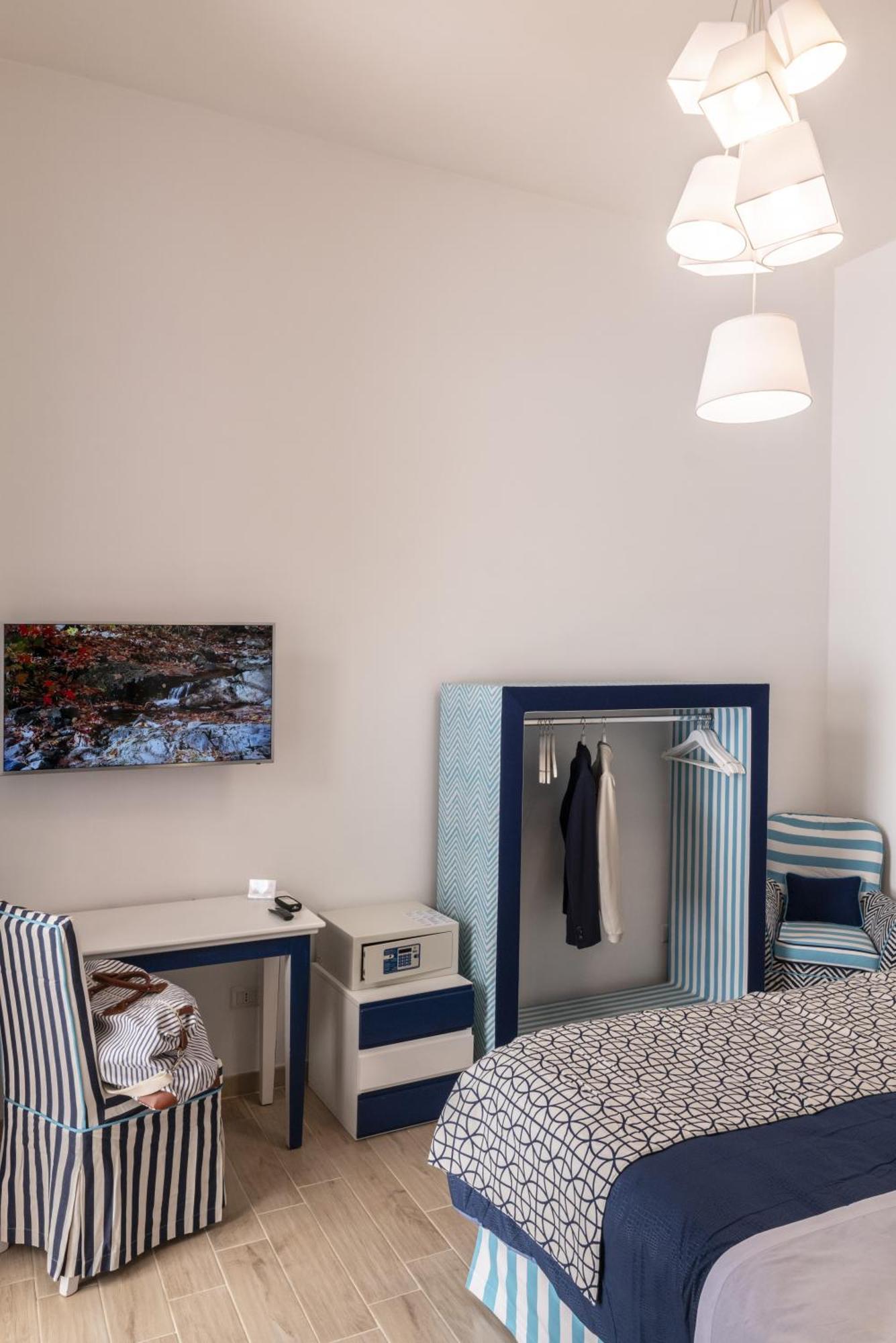 Mya Home Luxury Apartments Кастеламаре ди Стабия Екстериор снимка